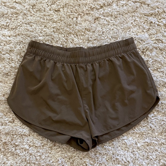 Athleta Women's Tan Speedwork Athletic Shorts - Picture 2 of 7